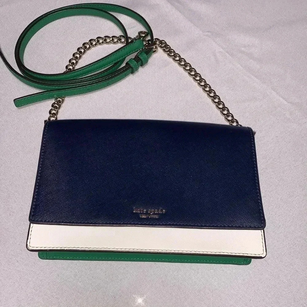 KATE SPADE ♠️ Women’s Purse, comes with/Crossbody Strap, Great Condition❣️